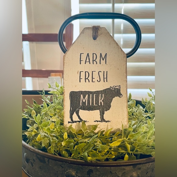 *Farm Fresh Milk Cow Wood Tag Ornament - Picture 11 of 13
